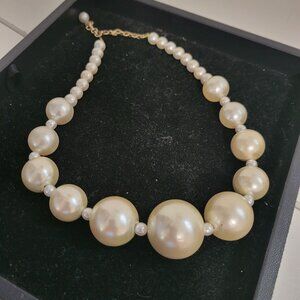 Vintage Chunky Faux Pearl Graduated Necklace